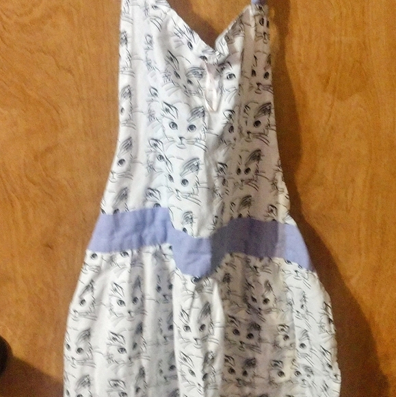 Simply Whimsical Kitty Cat Apron - Picture 3 of 5